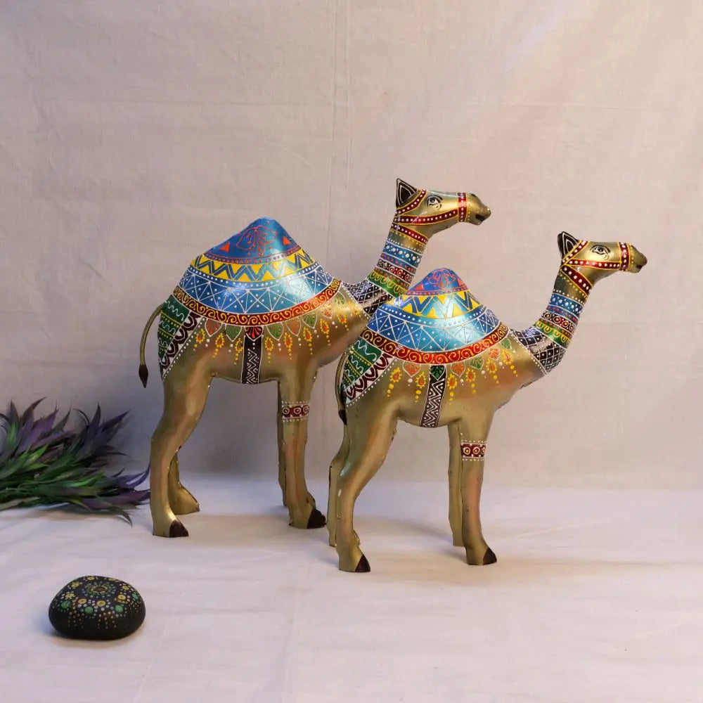 Hand-Painted Metal Camels WINNKRAFT